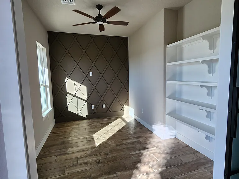 Bonus room/Office/Den
