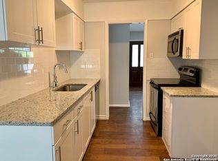 127 Shadow Valley Dr, San Antonio, TX 78227