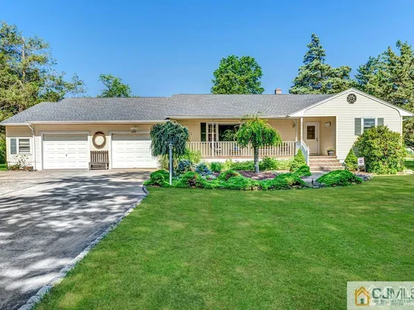 345 Woods Rd, Hillsborough, NJ 08844