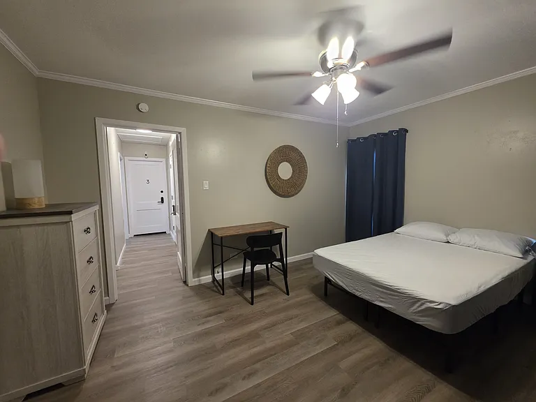 325 S Saunders St #1 — Photo 9