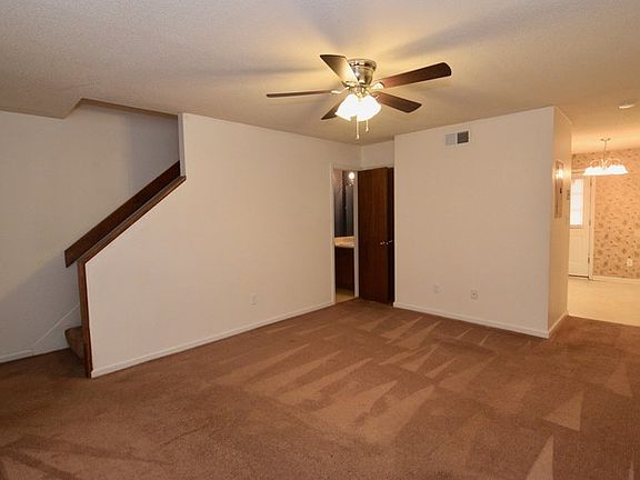 5th image of 124 Chalet North Ct