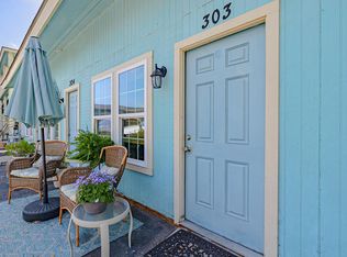 1809 Hillcrest Dr APT 303, Rockport, TX 78382