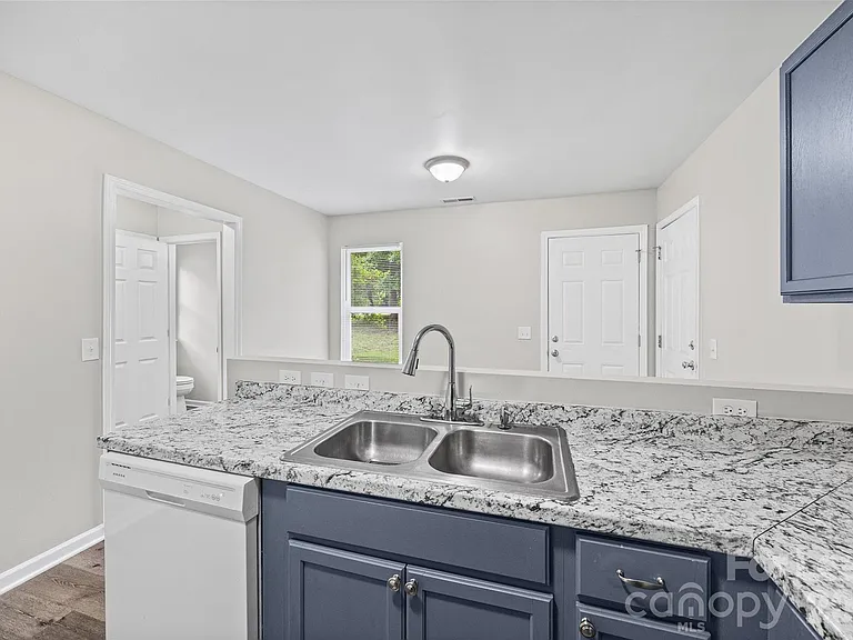 5194 Brooktree Dr — Photo 8
