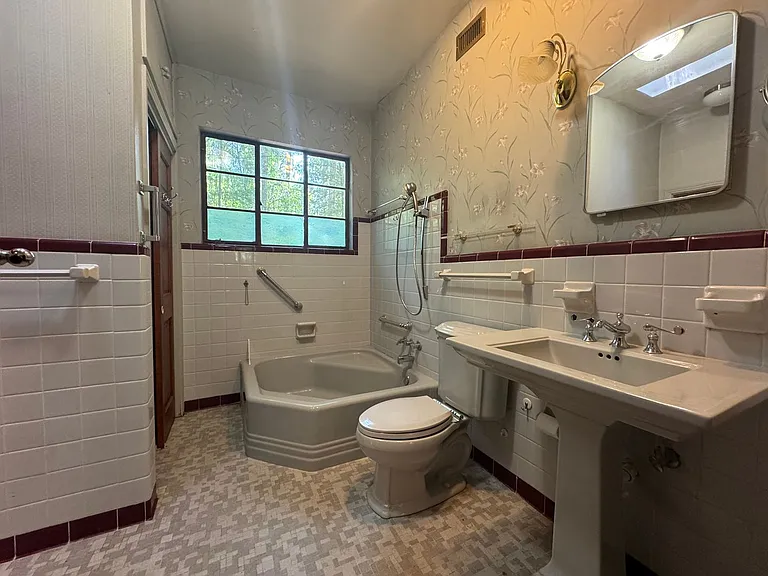 2616 SW 4th Pl — Photo 13