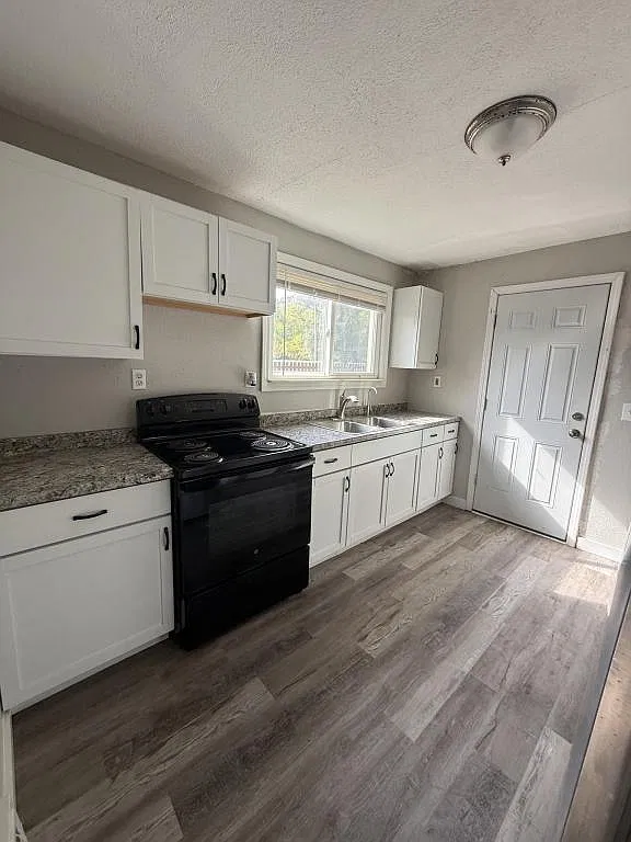 3297 N Center Rd — Photo 3