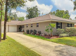 9715 Greenwillow Dr, Houston, TX 77096