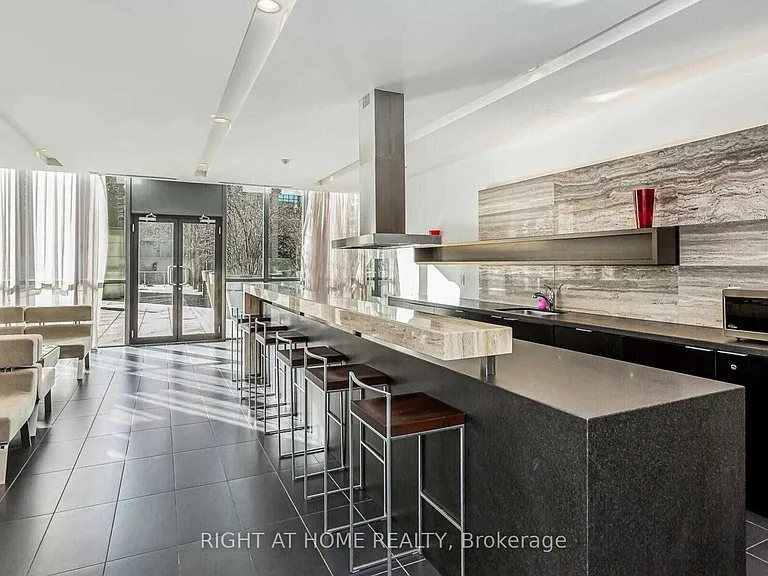 110 Charles St E #1702 — Photo 26