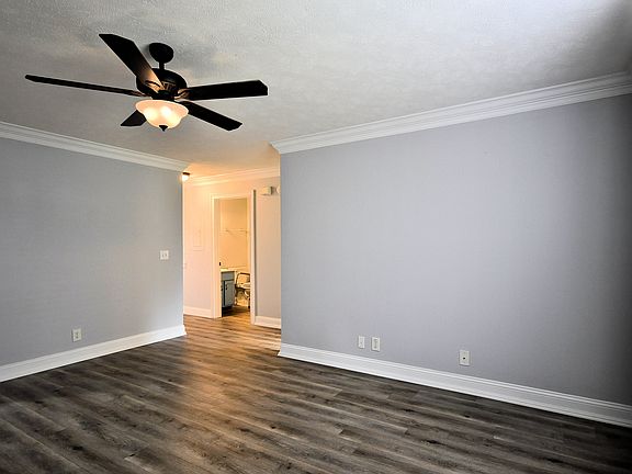 5th image of 135 Excell Rd Unit 402