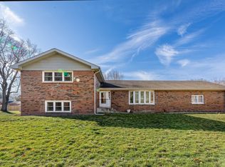 715 3rd Ave NW, Demotte, IN 46310