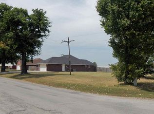 1034 Hanover Rd, Davis, OK 73030
