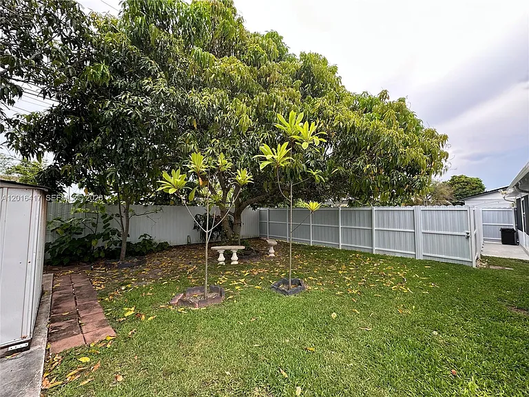 15640 SW 102nd Pl — Photo 15