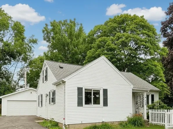 112 Clarington St, Rochester, NY 14609