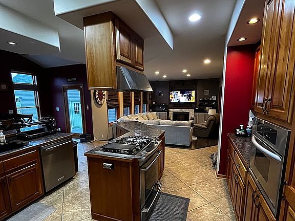 5th image of 5984 Lakecrest Dr