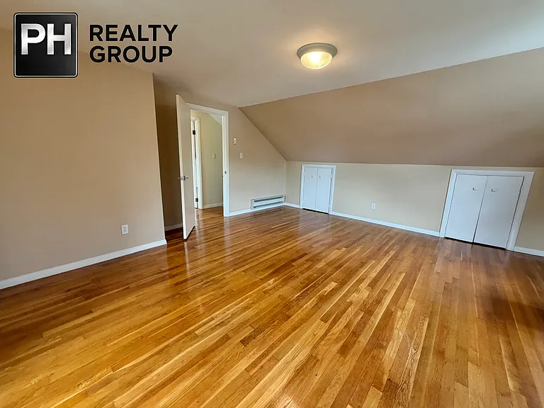 17 Hatfield Rd — Photo 4