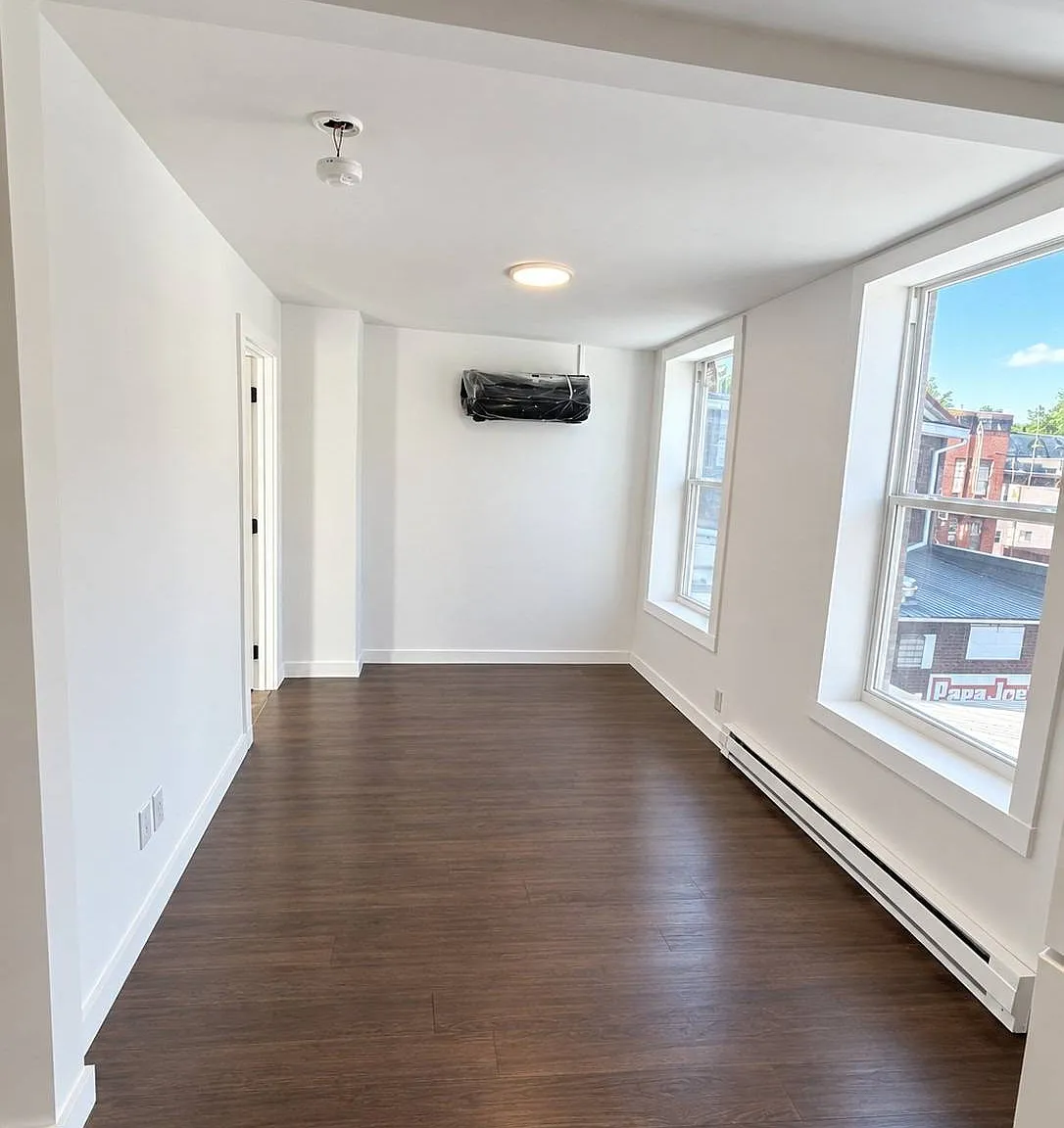 2 bed, 1.0 bath, $1,100 — Photo 3