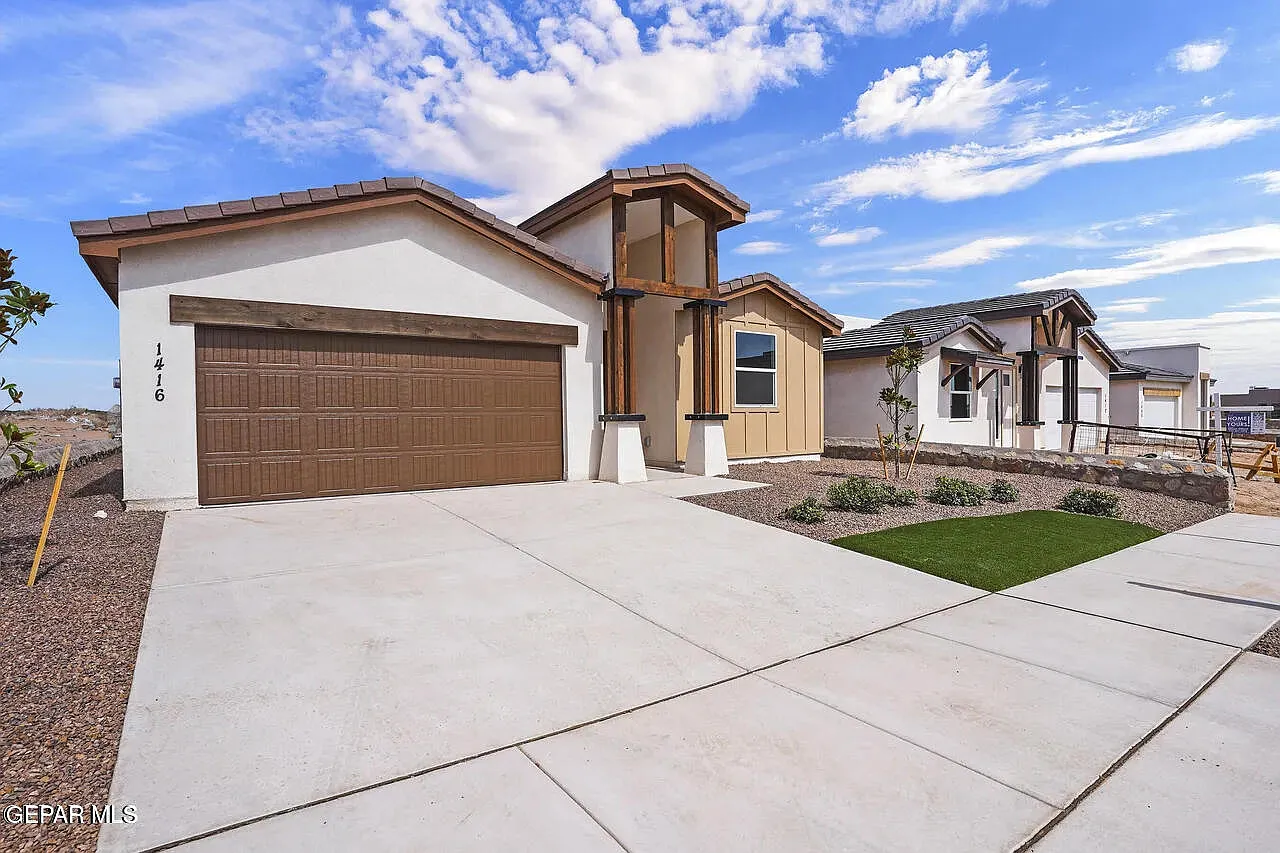 4 bed, 2.0 bath, 1919 sqft, $2,500 — Photo 3
