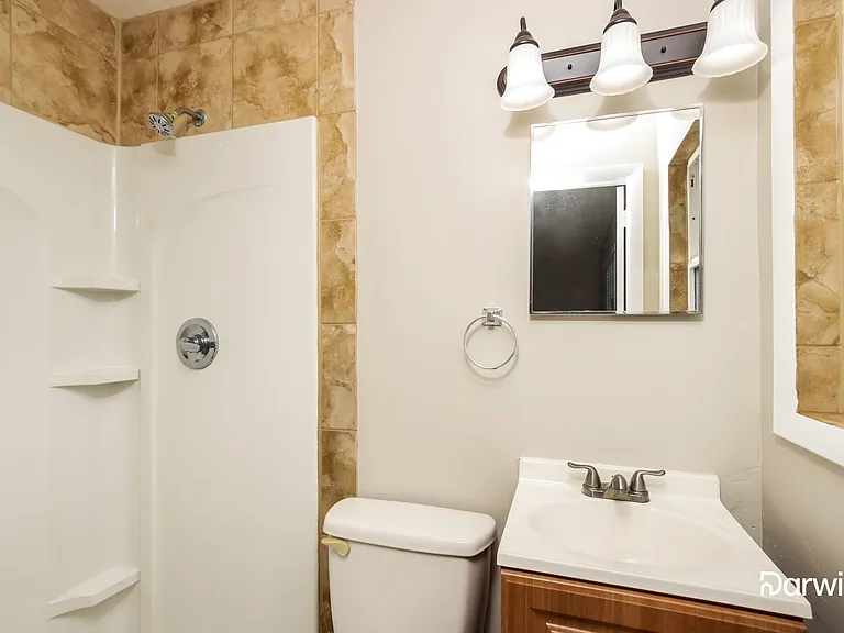 1521 Burgess Ct — Photo 9