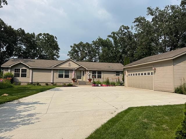 1st image of 44097 Hawes Beach Rd