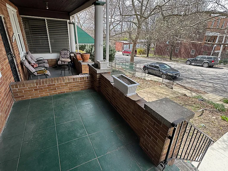 1035 N Kenwood Ave — Photo 13