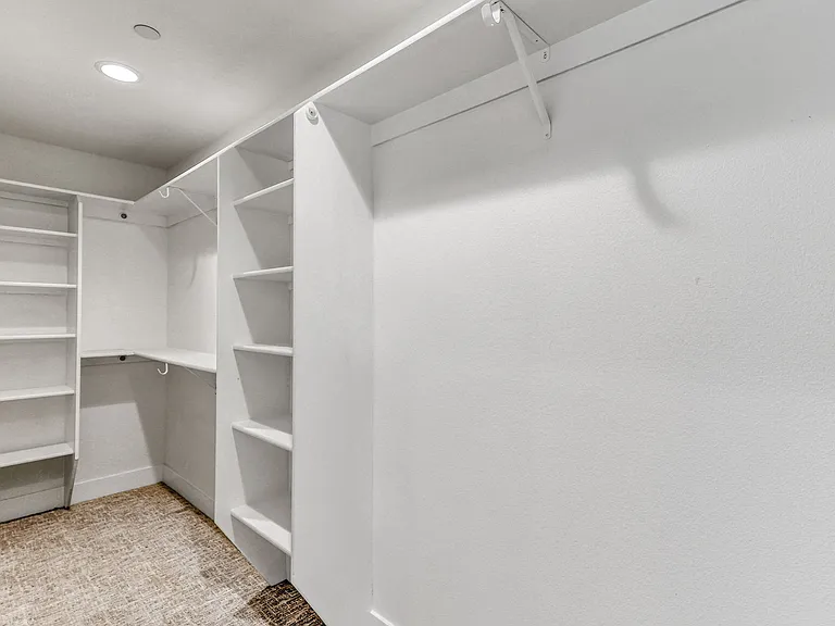 6790 Yvonne Ct — Photo 22