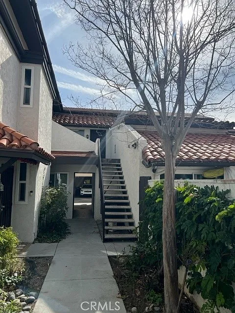 2 bed, 1100 sqft, $3,000 — Photo 2
