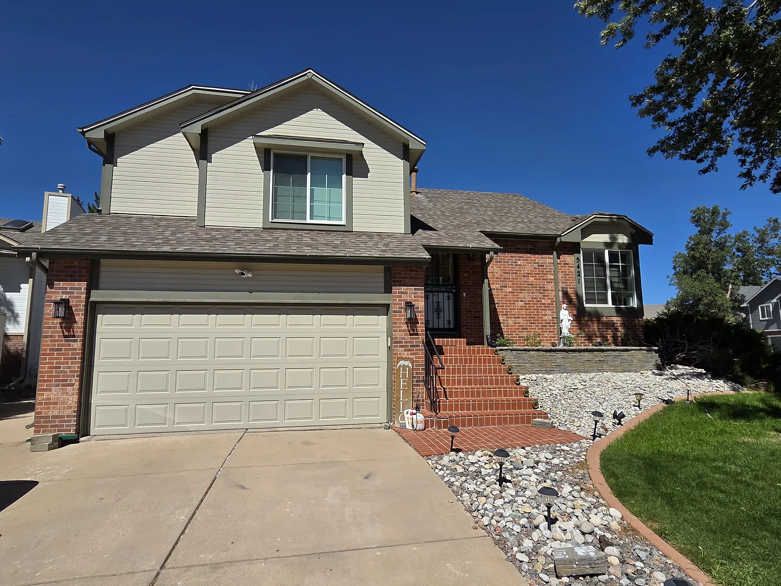 3 bed, 2.5 bath, 2333 sqft, $3,300 — Photo 1