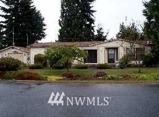 975 S Gary Ln, Camano Island, WA 98282