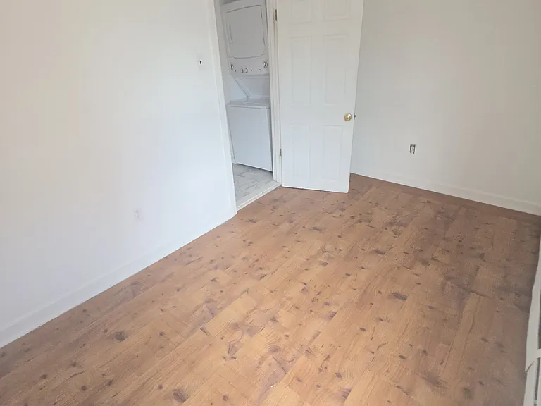 601 4th Ave #2 — Photo 8
