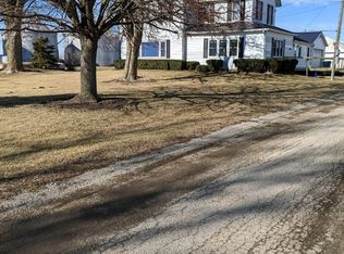 5790 Forest Grove Dr, Bettendorf, IA 52722