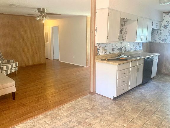 5th image of 515 Ronald St