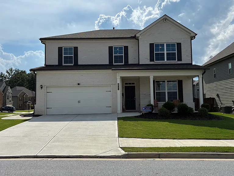 Spruce Way SW — Photo 1