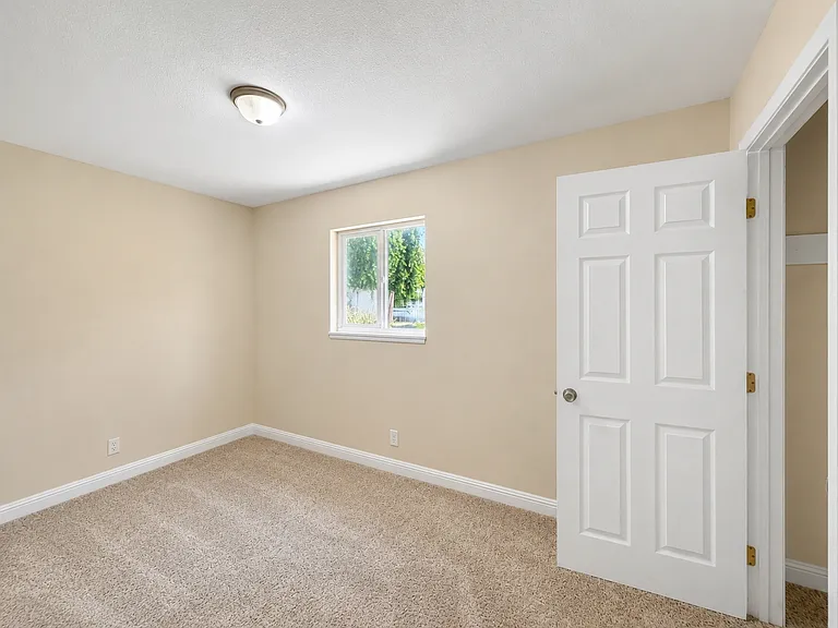7240 Chesney Way — Photo 5