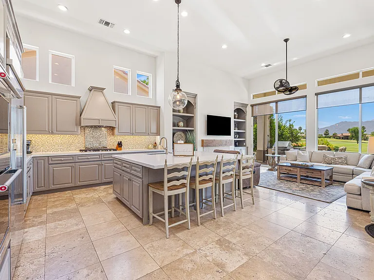 81055 Legends Way — Photo 10