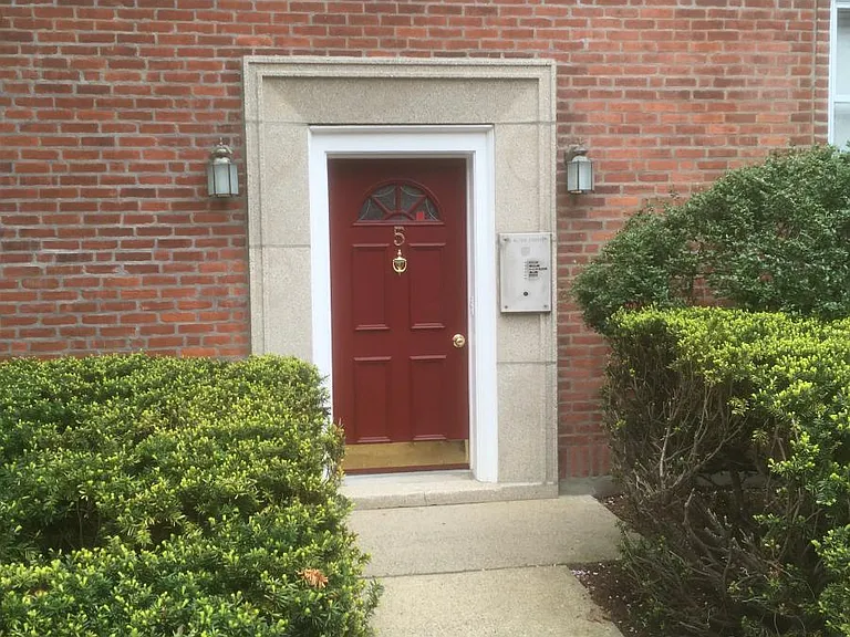 5 Alton Ct #2 — Photo 1