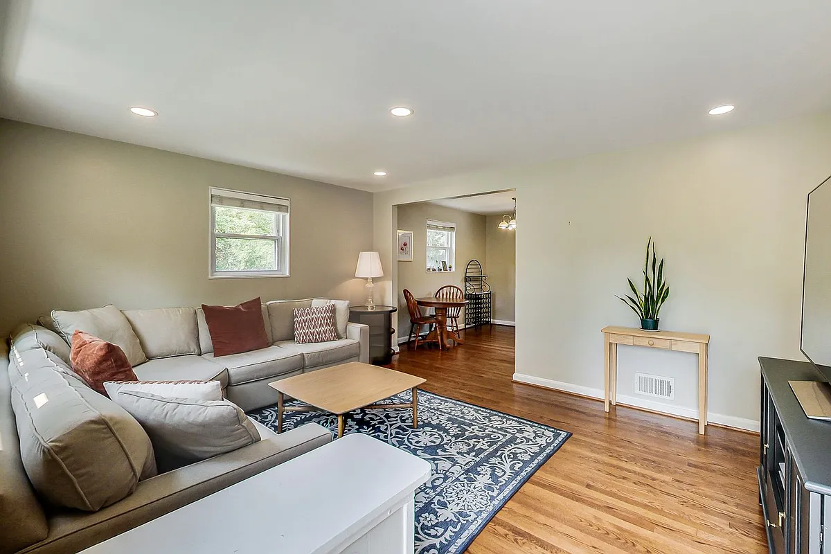 Building Photo - 4715 Oxbow Rd