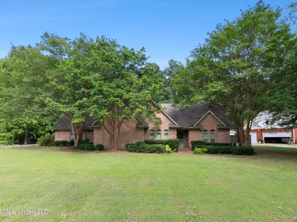 6760 Autumn Oaks Dr, Olive Branch, MS 38654