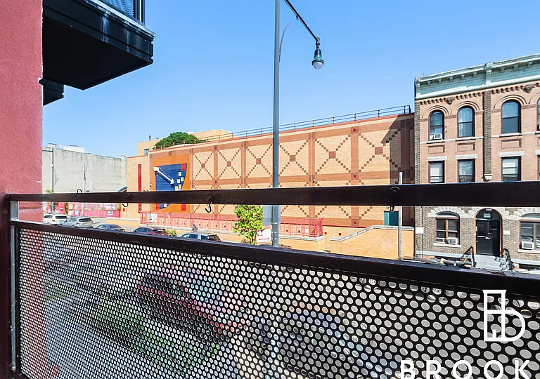 1461 Gates Ave #4D — Photo 9