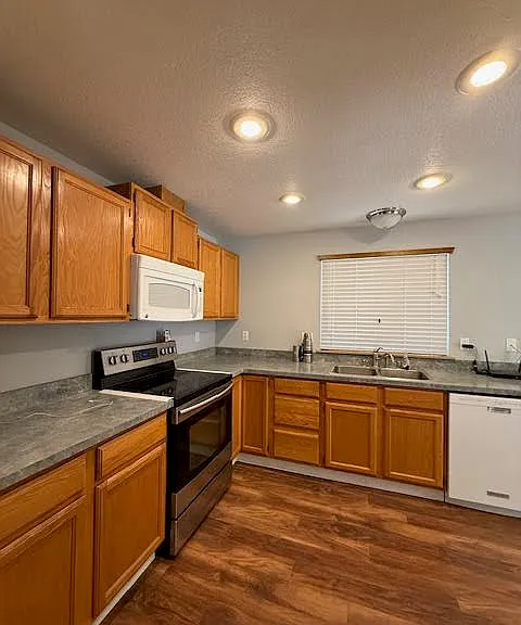 18748 Rampart Dr SE — Photo 6