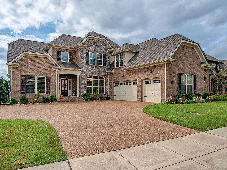 1st image of 820 Queen Annes Ct