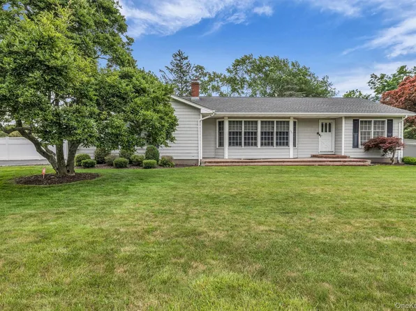 383 Munsell Road, East Patchogue, NY 11772