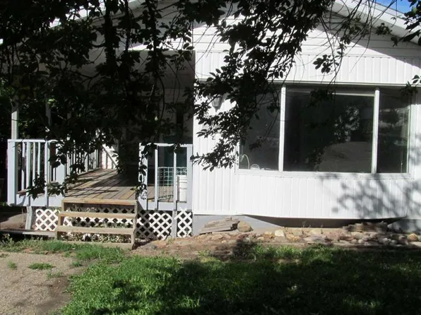 1109 E 6th Ave, Beaverlodge, AB T0H 0C0