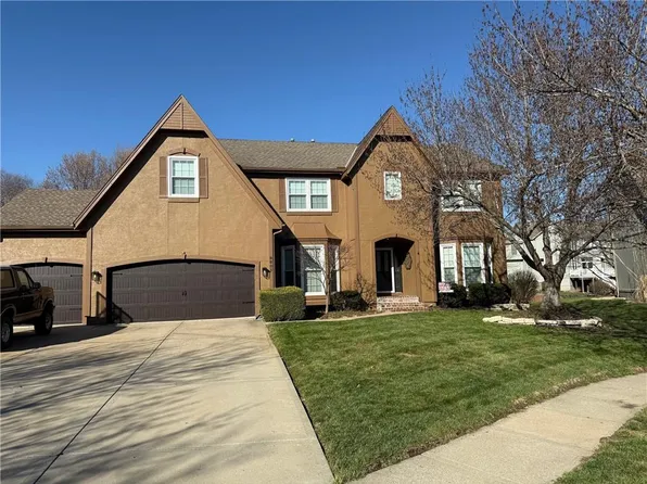 8810 W 147th Ter, Overland Park, KS 66221