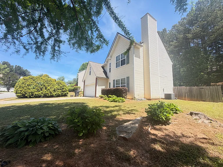 3272 Sentinel Cir — Photo 3