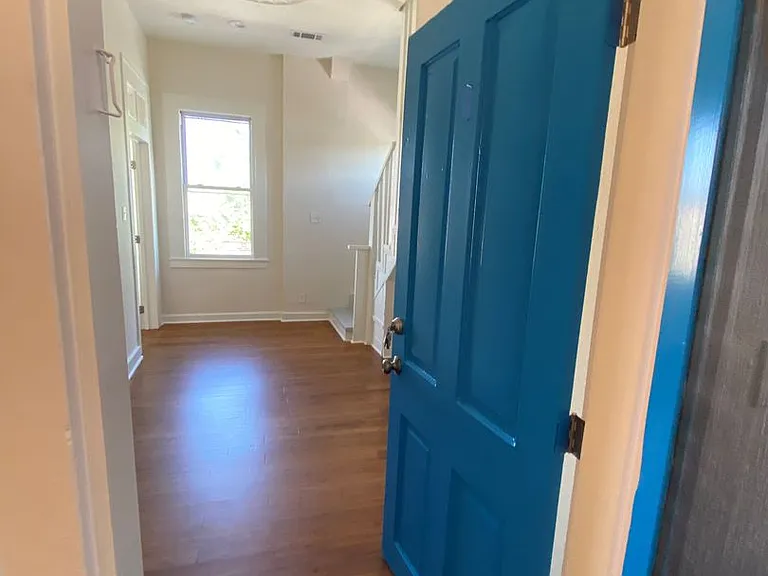 3233 Loyola Ave #1 — Photo 4