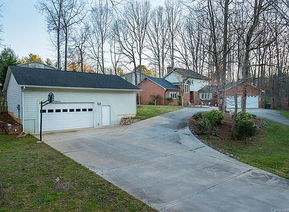 2nd image of 1006 Harmony Dr