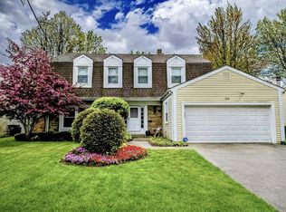 9 Altoona Ct, Vernon Hills, IL