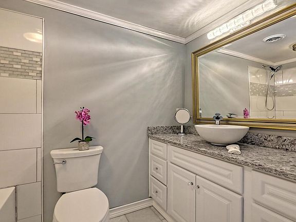 5th image of 251 Shakespeare Dr Unit 332