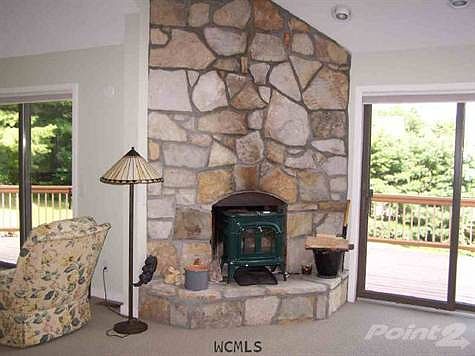 2nd image of 75 Horicon Ave