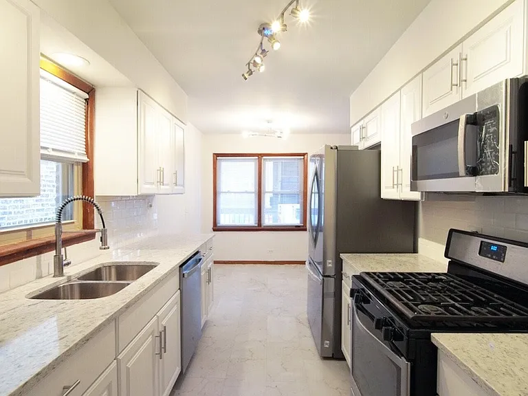 2309 W Arthur Ave #1 — Photo 1