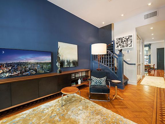 4th image of 47 E 91st St #Townhouse 2